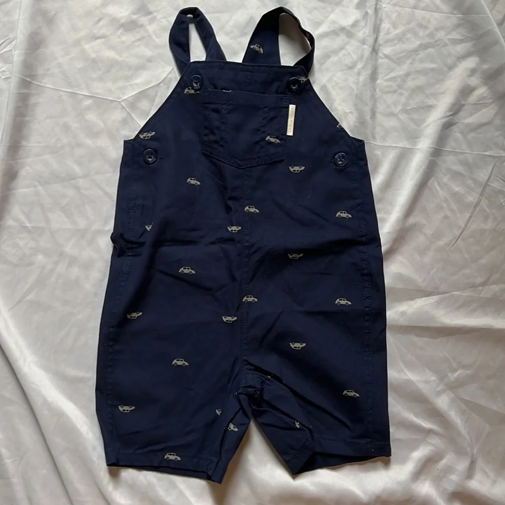 Carters set includes